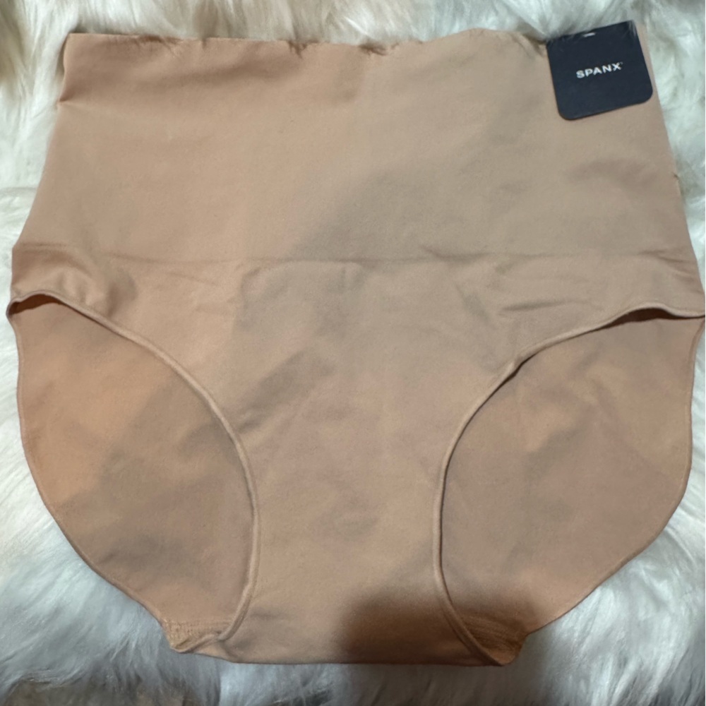SPANX Tan Fitted Crop Sleeveless Tank Top